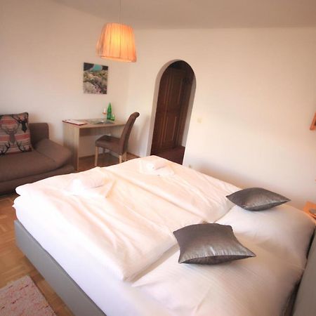 Hotel Pension Eichenhof Ried im Zillertal Eksteriør billede