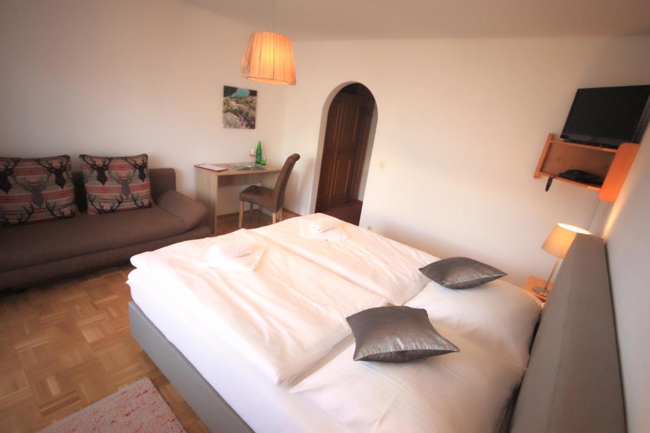Hotel Pension Eichenhof Ried im Zillertal Eksteriør billede